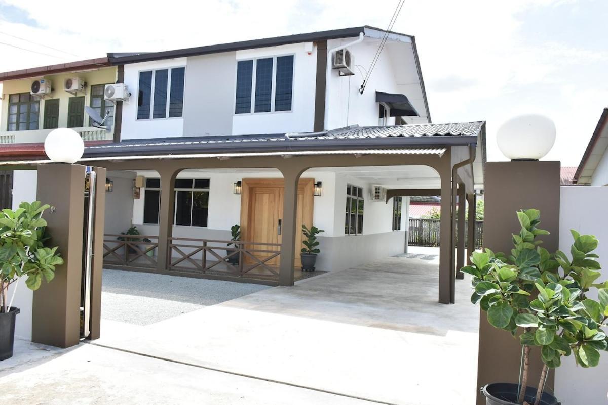 Rain Tree Homestay Bintulu Exterior foto